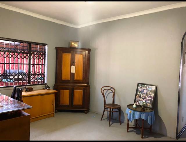 4 BEDROOM HOUSE FOR SALE IN HOUTKOP AH
